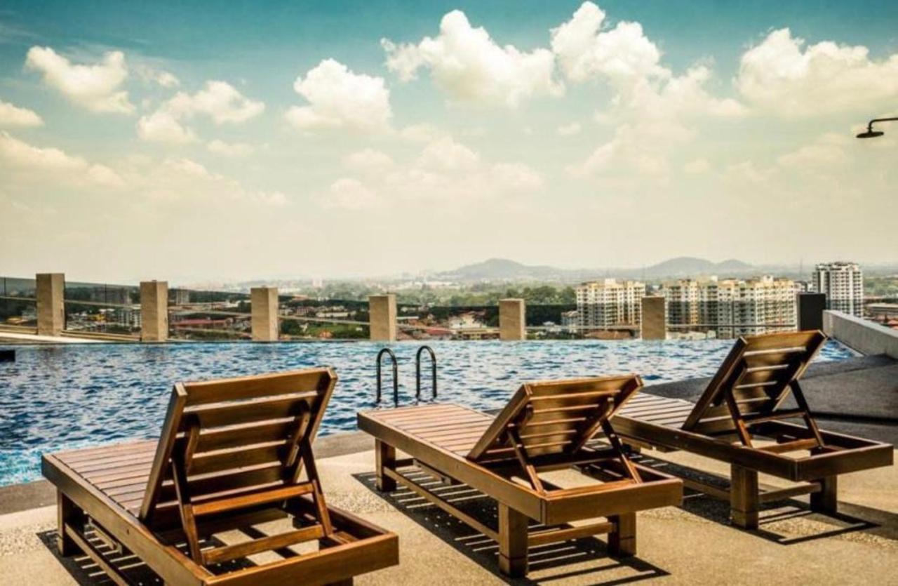 Imperio.Res - Near To Jonker & Mall - Pool View Malacca Exterior photo